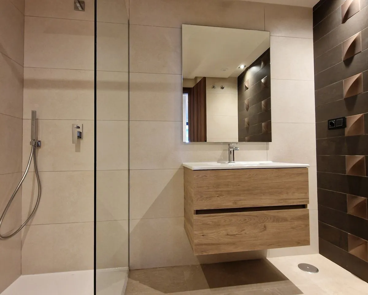 21c3bb78-eb2c-49c7-b1c5-85e5074ead62