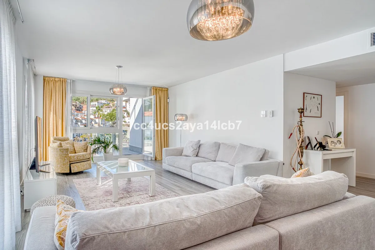 f9322f8f-00d7-44ce-844e-3fdebbcdfb74