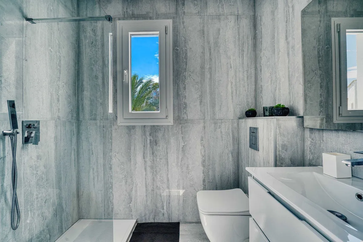 11b8b858-ff45-4524-9d63-a3f2814a7061