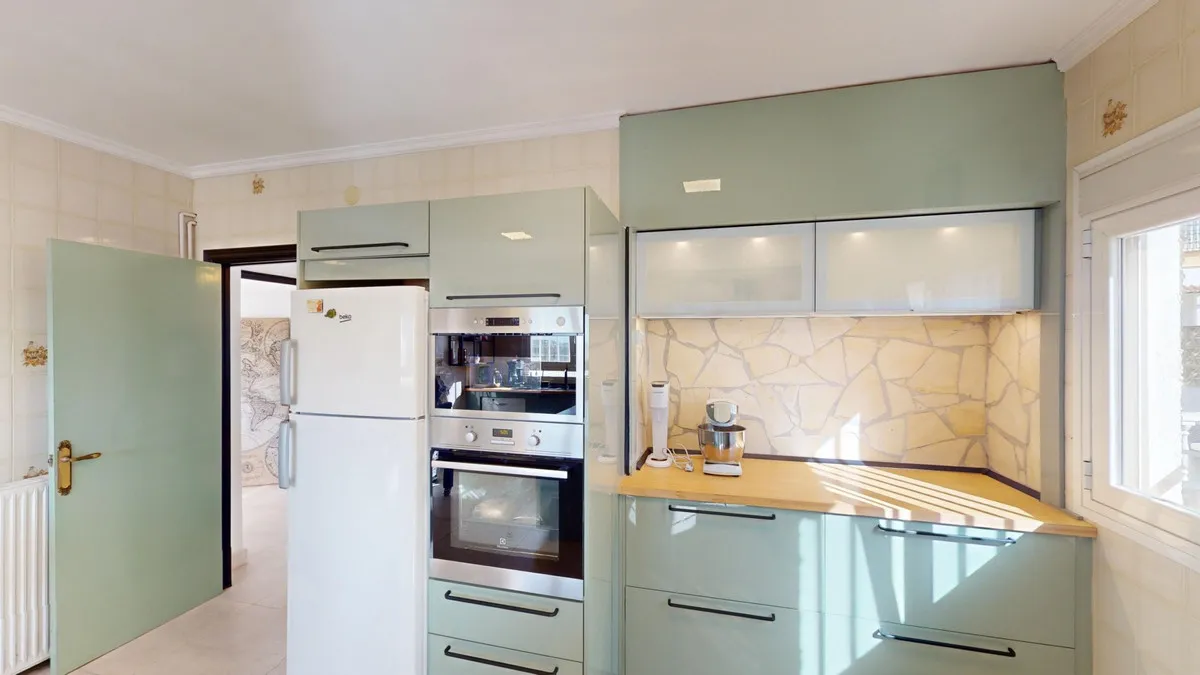 0127fb8a-1932-4fa1-811d-a4f8ebe6fa97