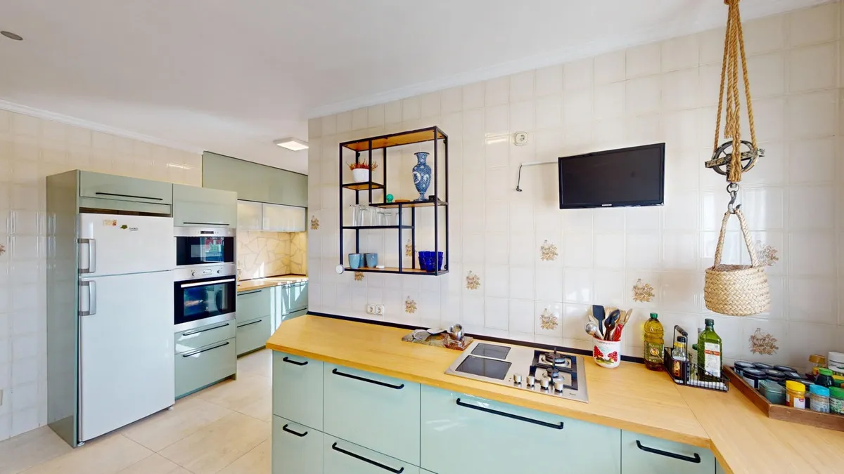 a9309b87-32e5-4ba2-a85c-48c25bd0be0d