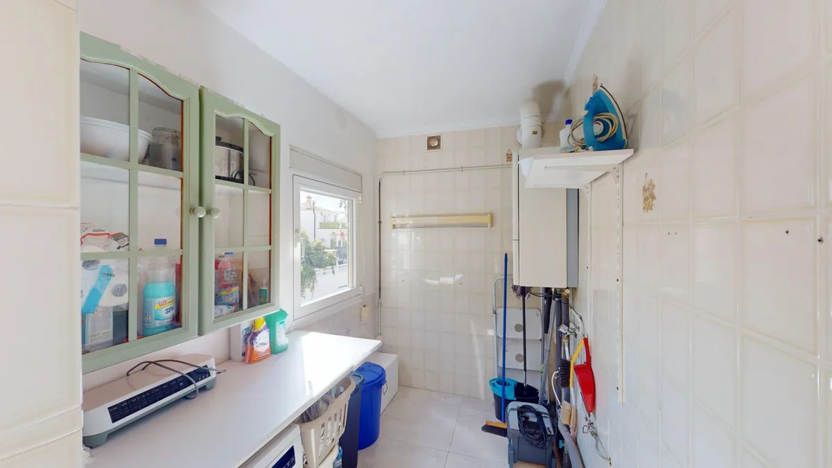 ef145274-92f8-423f-ae96-568d5aa814d9