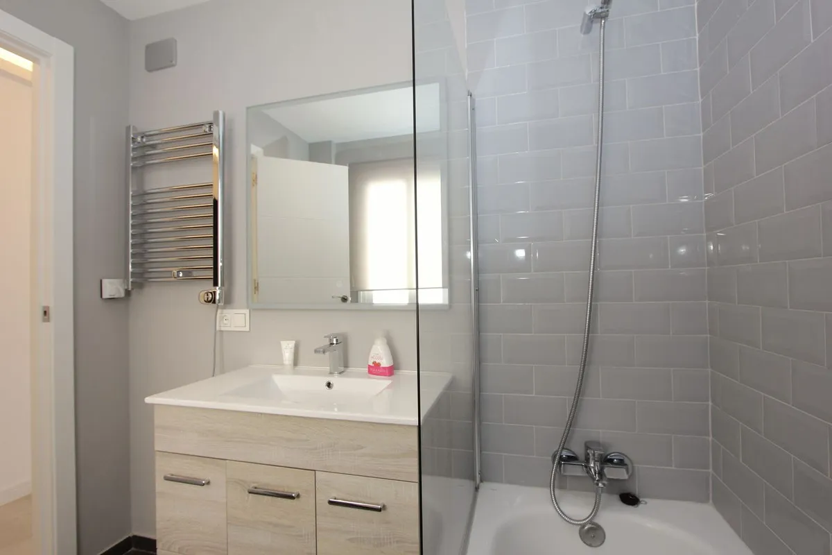 7c098e6c-a8ee-4de7-b72a-8638474ae261