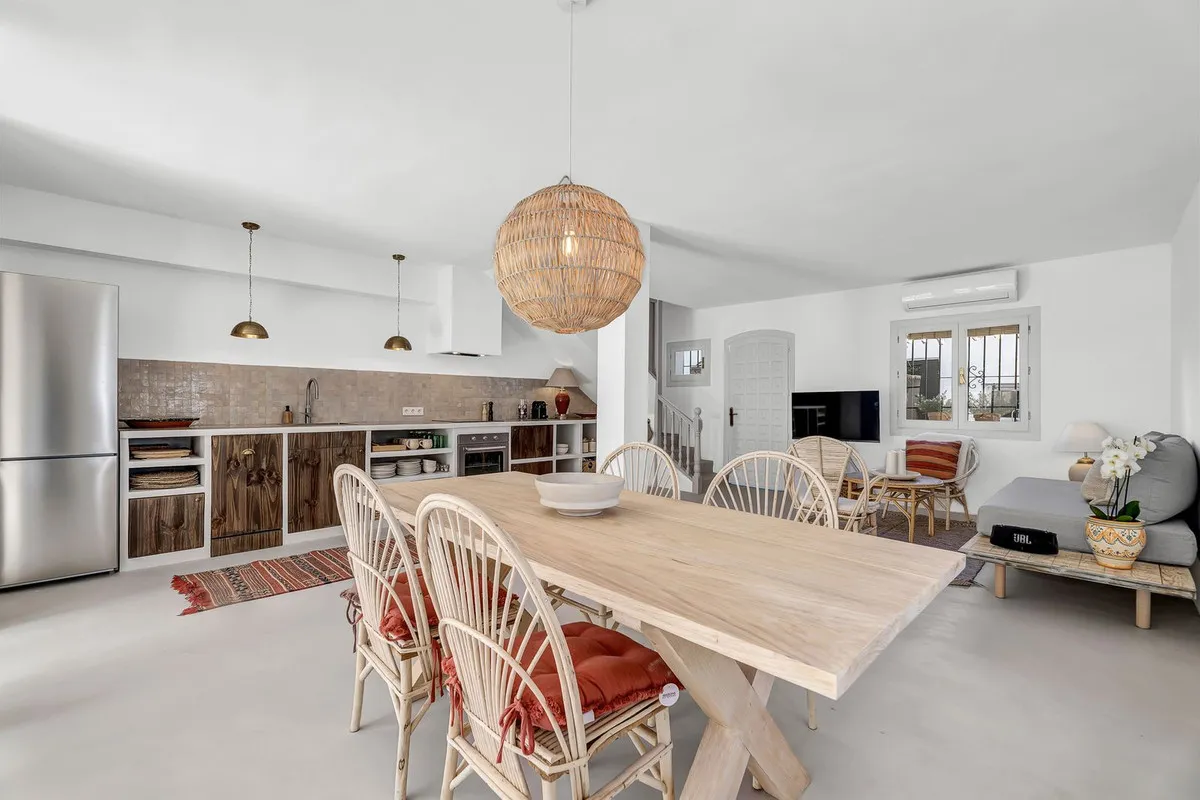 b83b08ae-89f6-412d-8f36-260500d35109