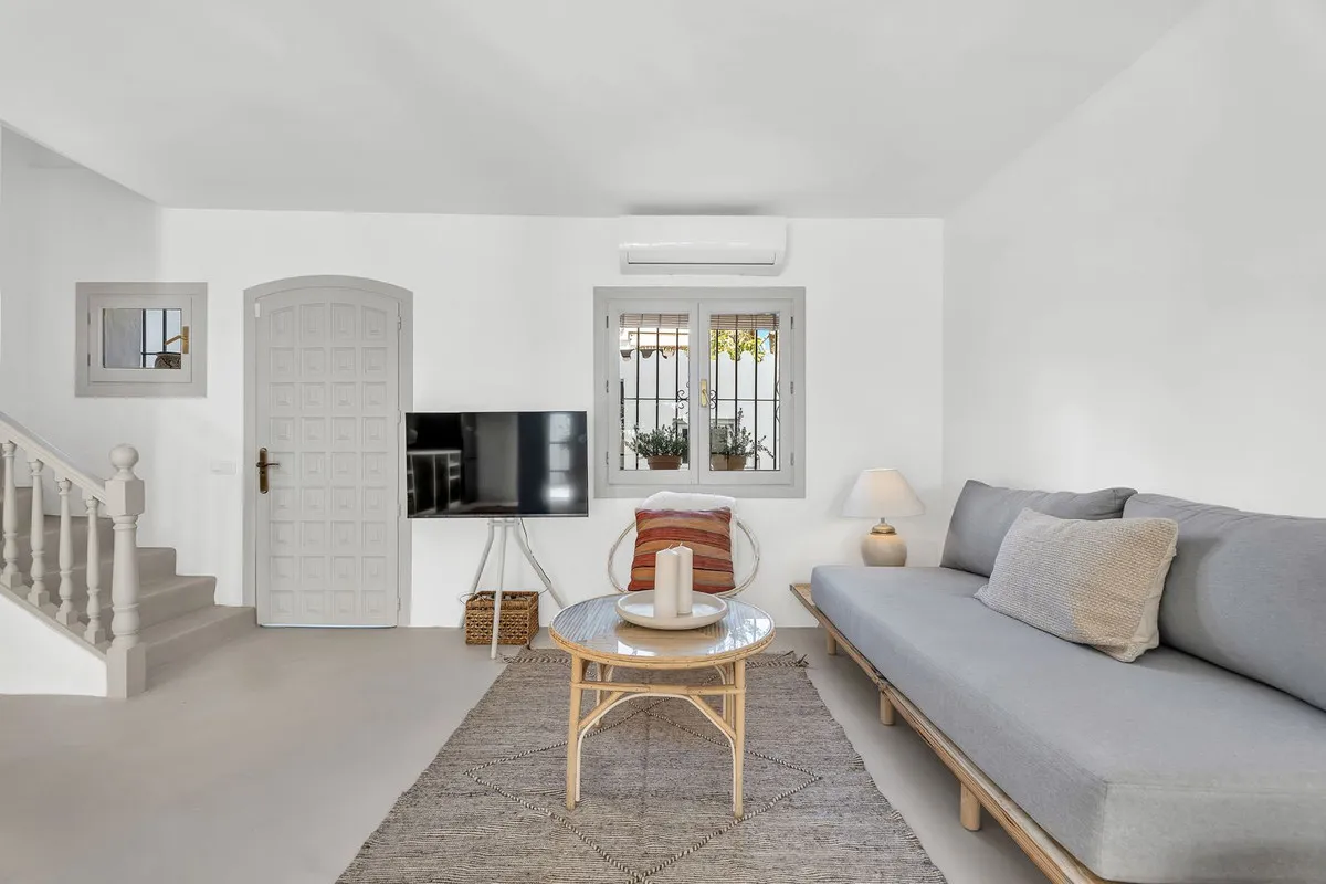 c516833a-eb94-48d4-bc2e-2a0d6299fe3e