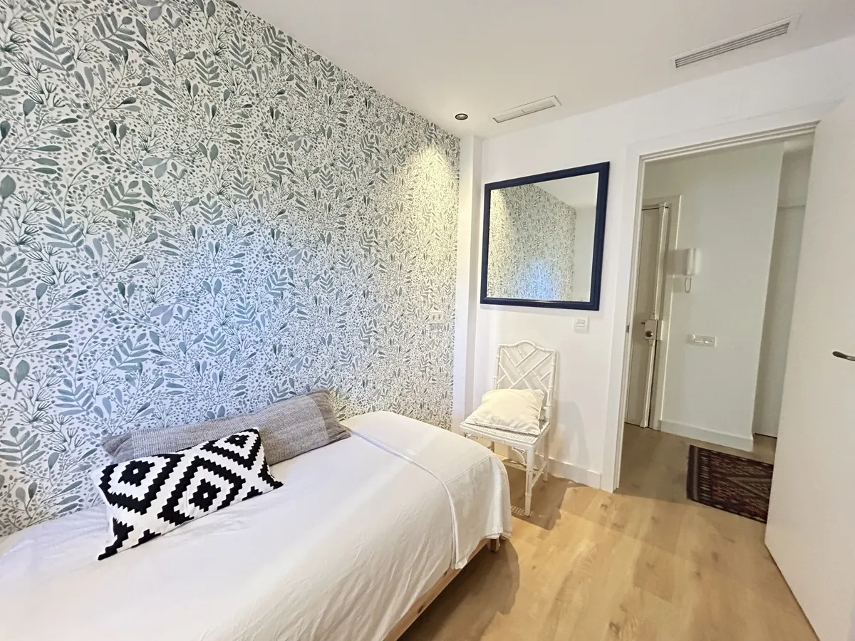 abfcb805-2495-449a-b135-c44843630c56