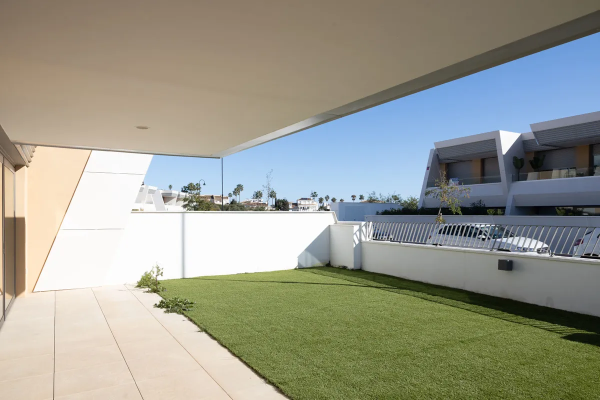 1963e7b5-4930-48b2-82a4-2a35e51e0792