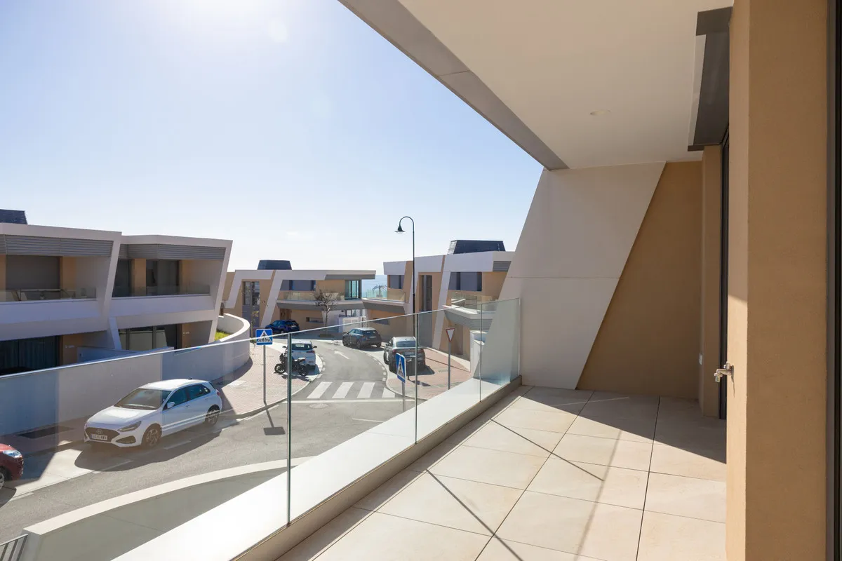 6ddfe5d2-4111-4b59-9b69-d7103b9b2538