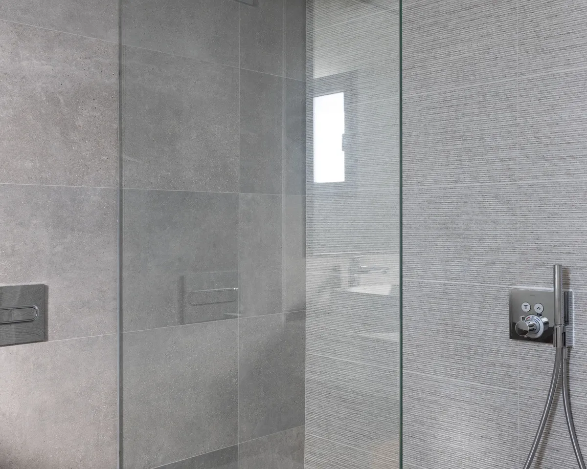 8b98832a-a79e-4bec-96c4-48ea40266014