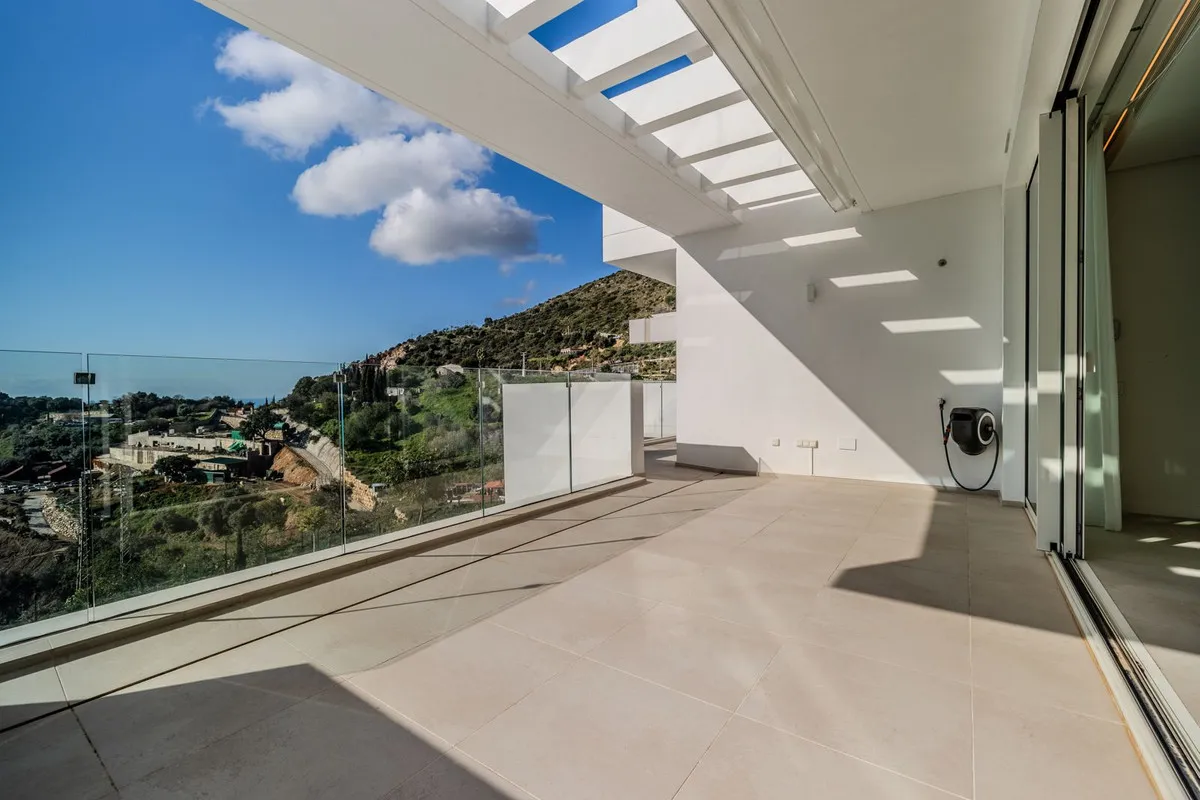 5b046af3-4c6c-4a0a-94b5-f255d7c5c14d