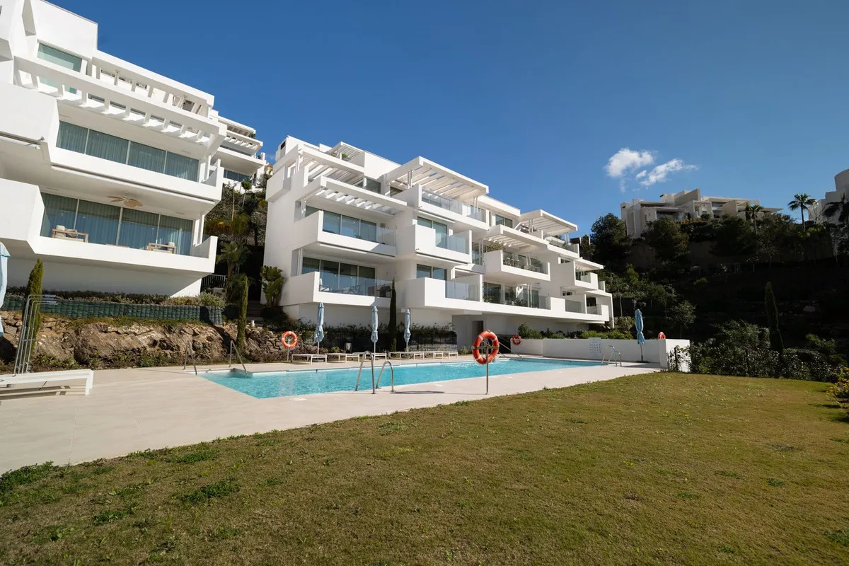 d7b54940-82e7-4ebc-becb-27d87dc5ac25