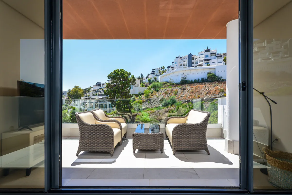 68b010f9-14d1-48af-8035-fe5a343dc0f0