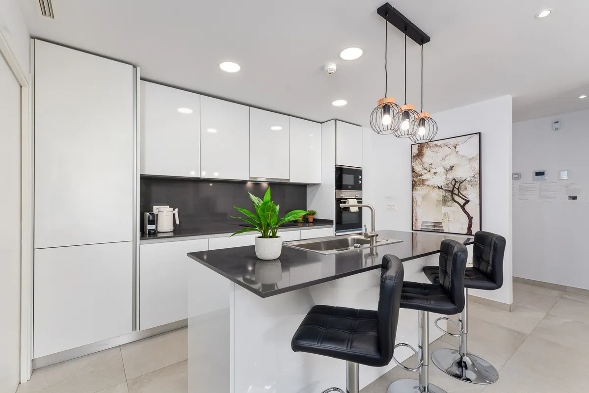 d3df35e3-8cc4-4d50-888d-fd0919ba38a5