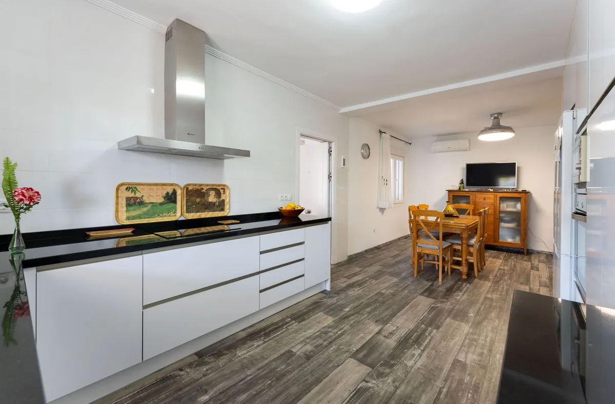 856b77dd-64d8-473d-b9b7-29ee5e93cc8d