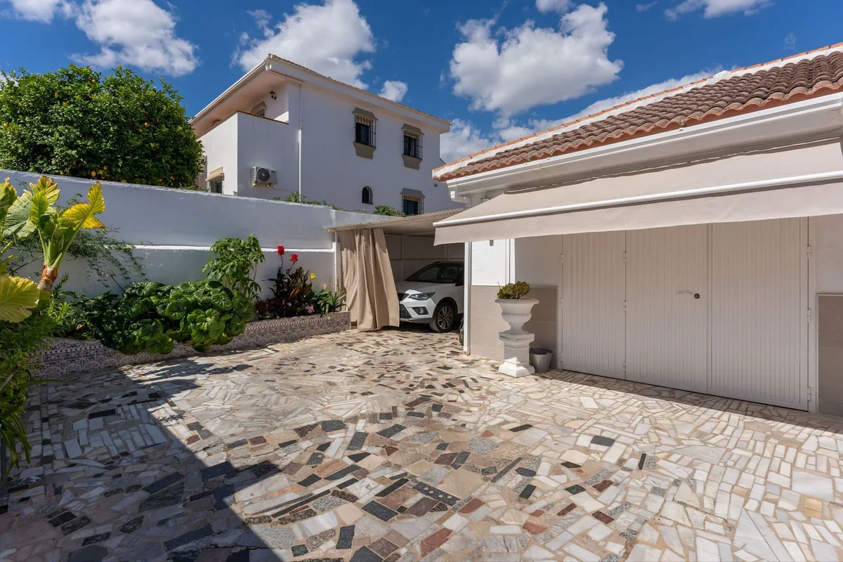 9702866b-73b0-4515-b746-0240a41a439a