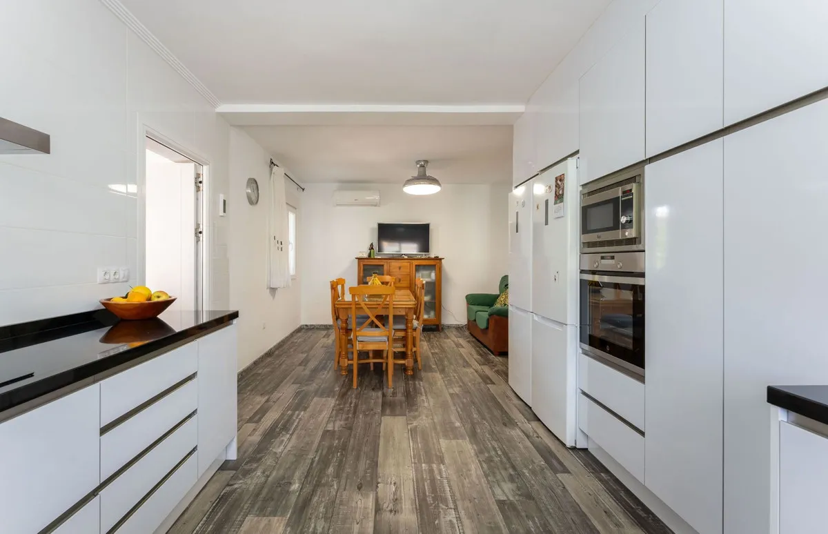 fb169a86-cc56-4758-a372-fdf6dbf6cb34