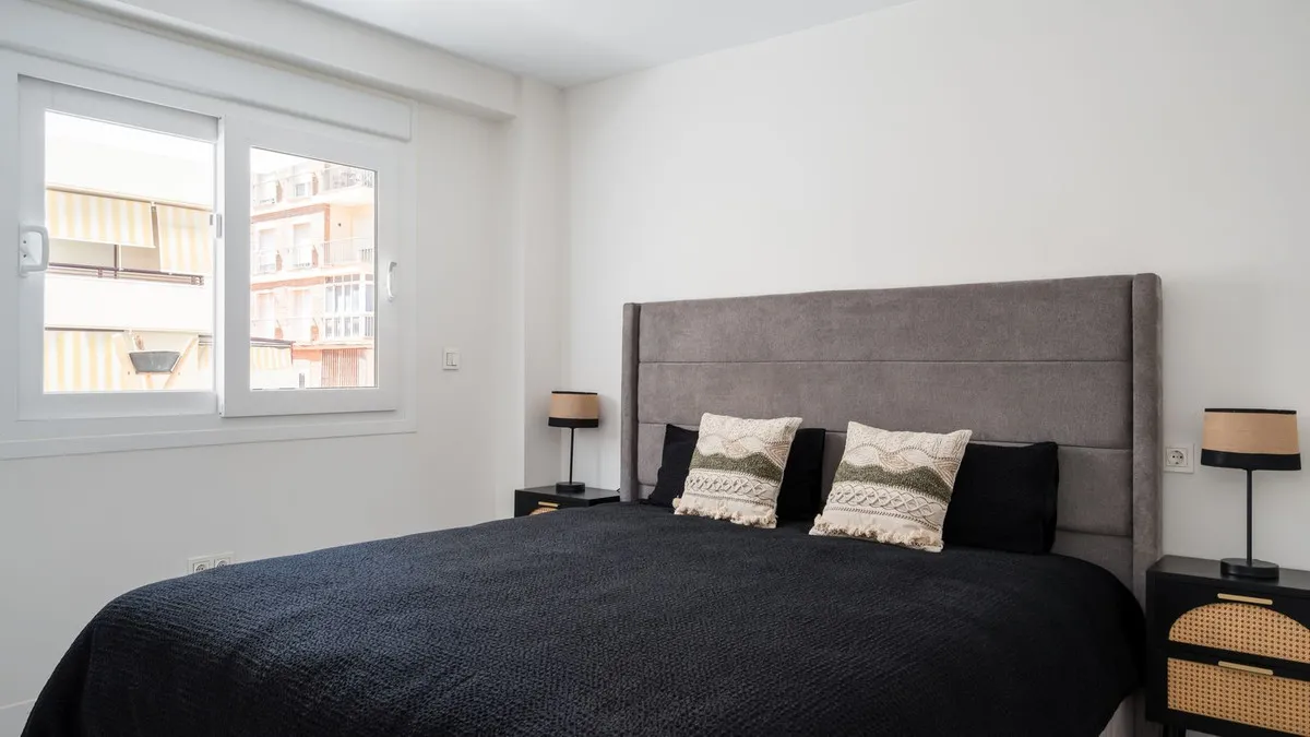 250b29b6-5c74-4c8c-ae08-ba9b6d300484