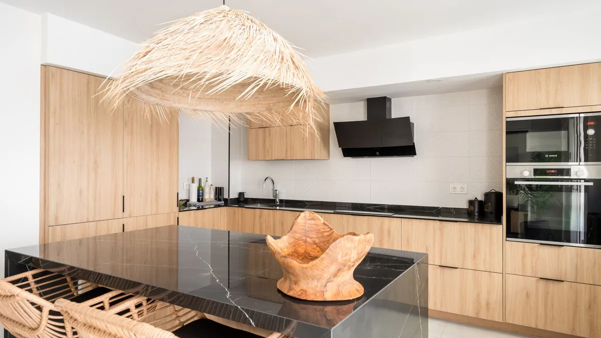 63b6e9a0-d73b-409b-a077-bc3a250c4854