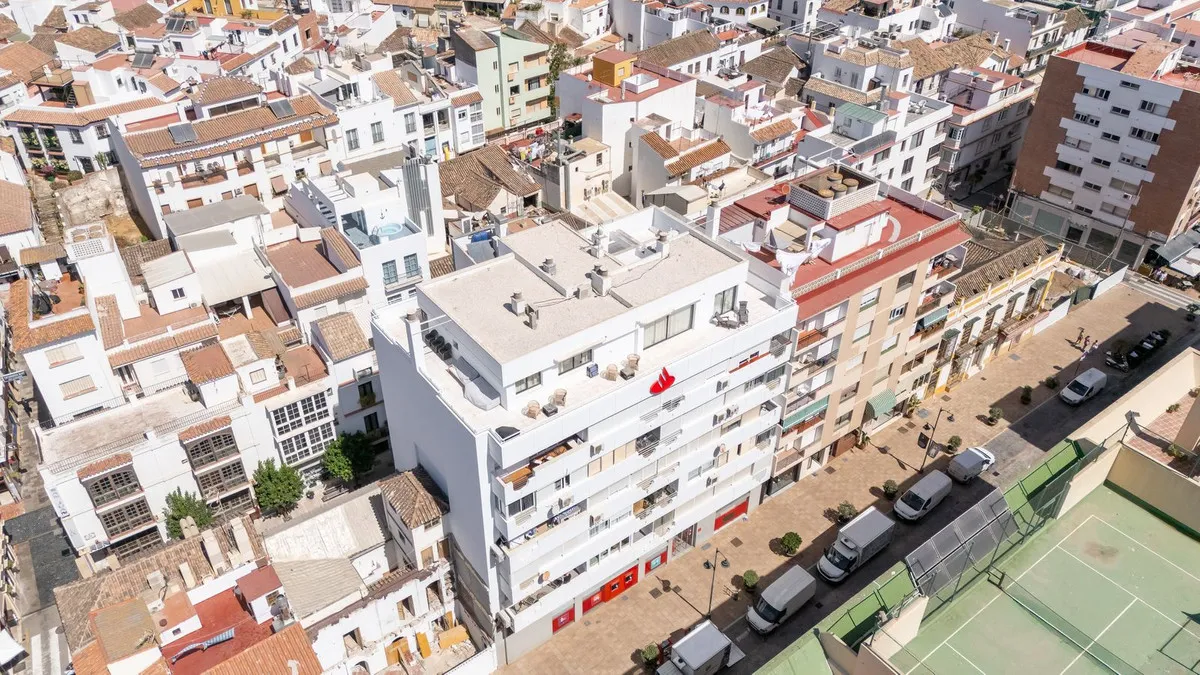 96f3eb8b-935a-434d-8eb5-c7efd77778a8