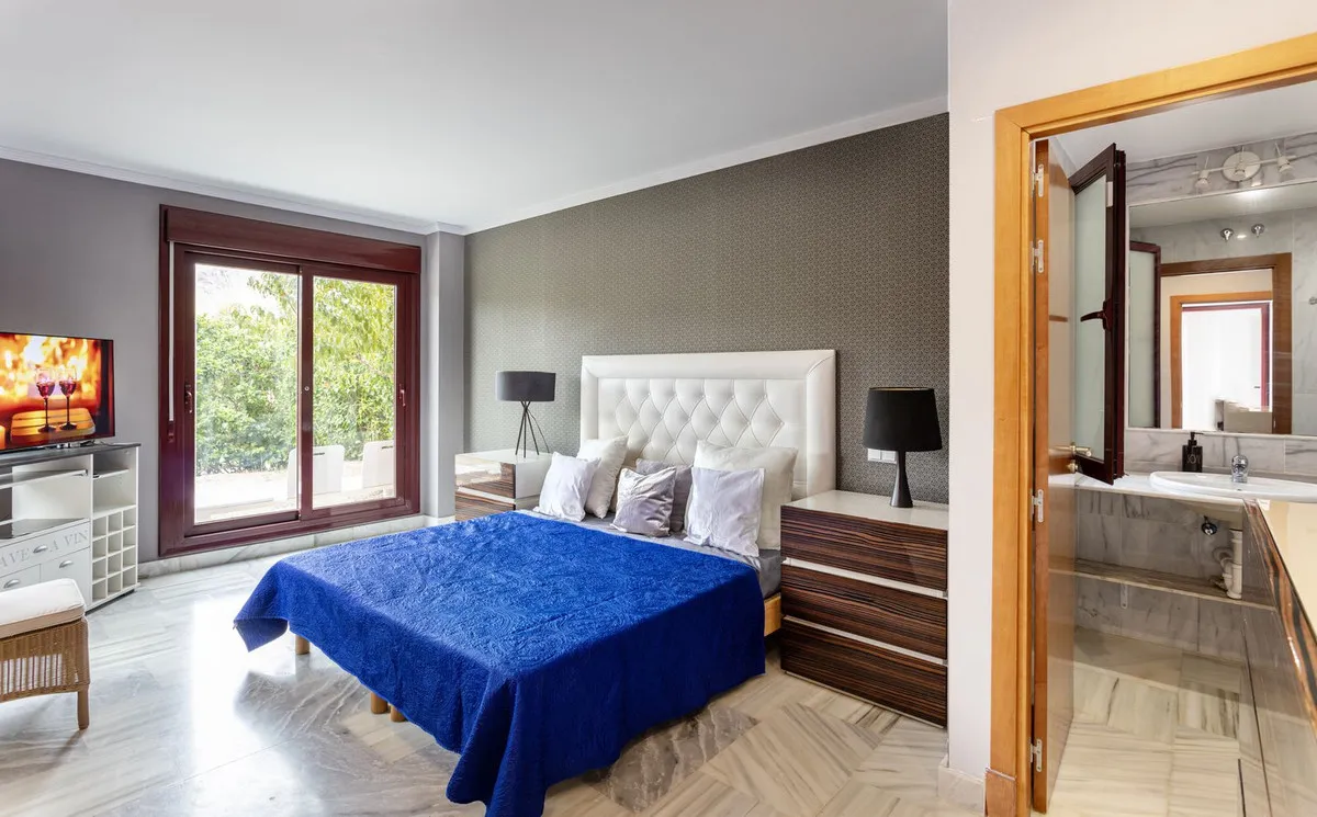 55f2e9a2-c254-46e0-a4ed-e73743f76723