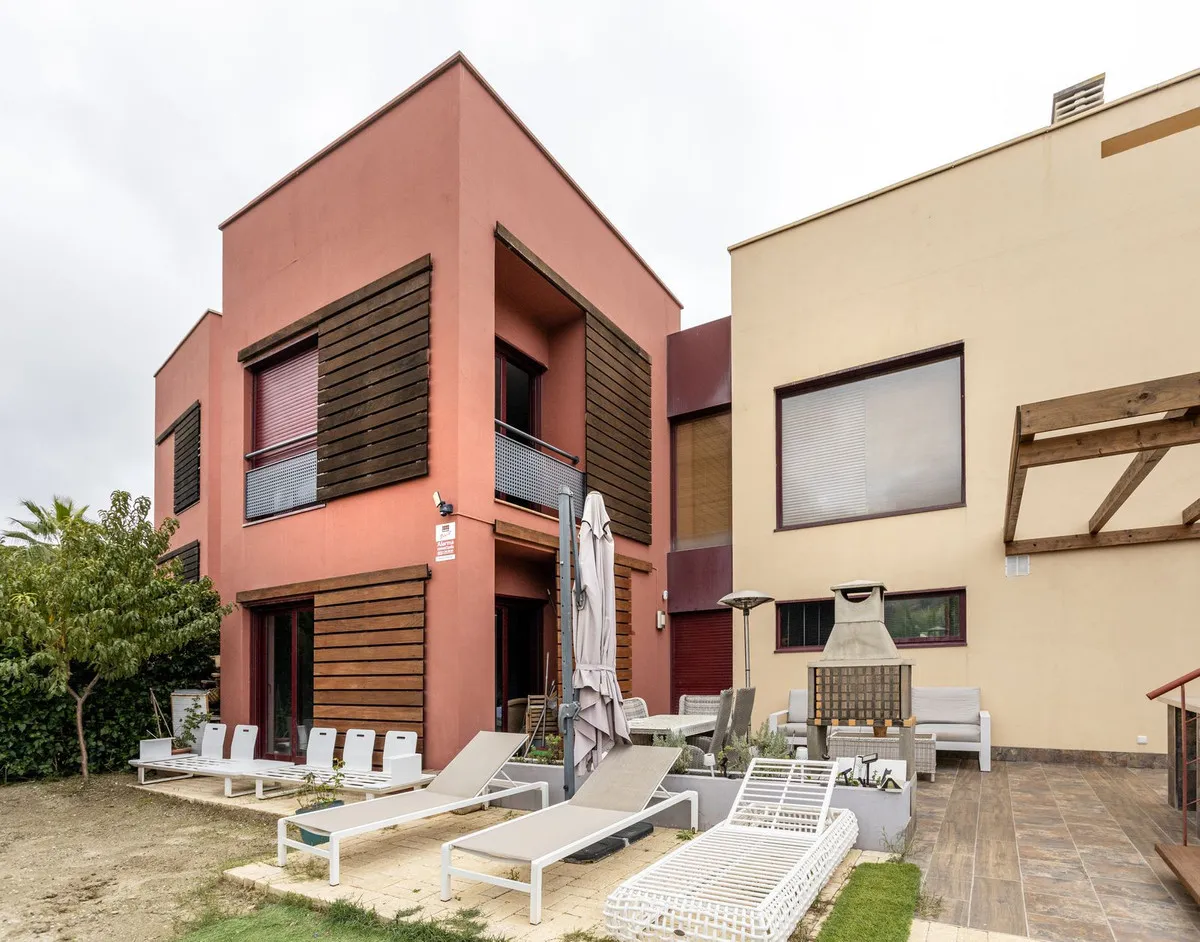 f393a6a3-0fb9-4568-b78f-afb89108f57b