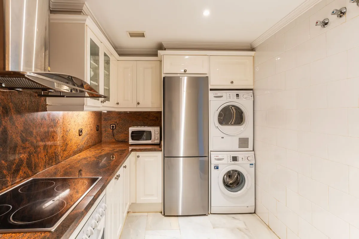 1023e082-c92a-4e94-af8e-e89260861742