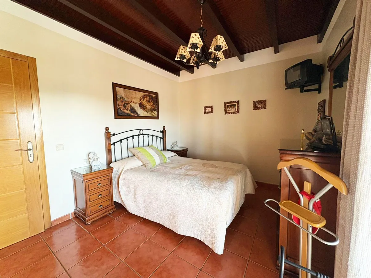 65f56e87-0059-42a2-ba7f-40050fd64f8f