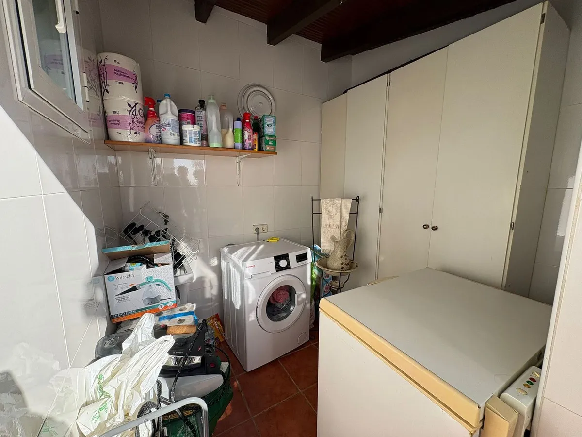 d0e6c523-1f87-4e33-9c91-d85ff18f6916