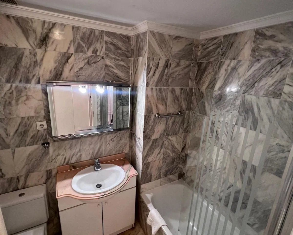 b1fcf9ce-9892-42f1-ad9b-11fa03a50926