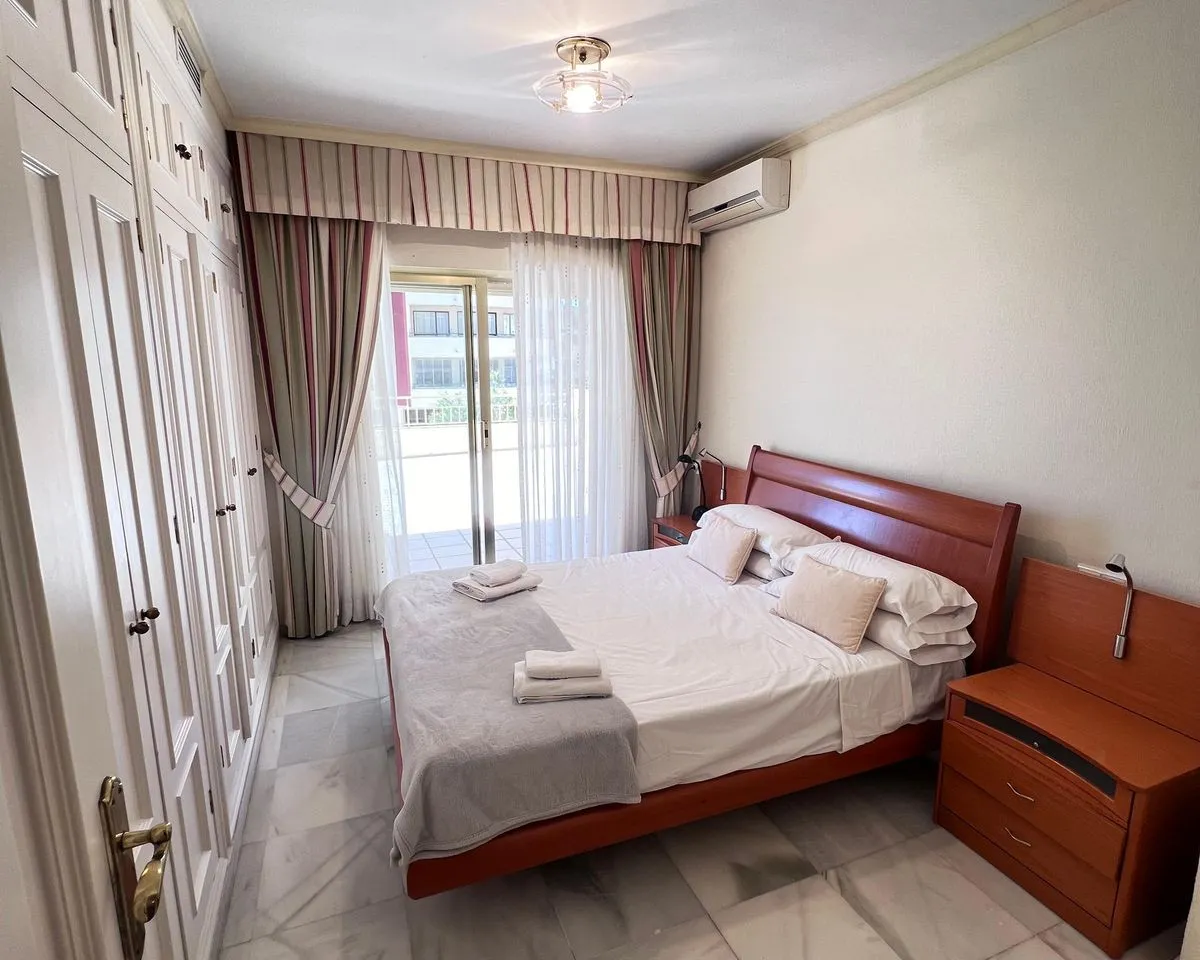 bfb05e3b-b3e2-46cb-9986-a4a0a7ca8f1b