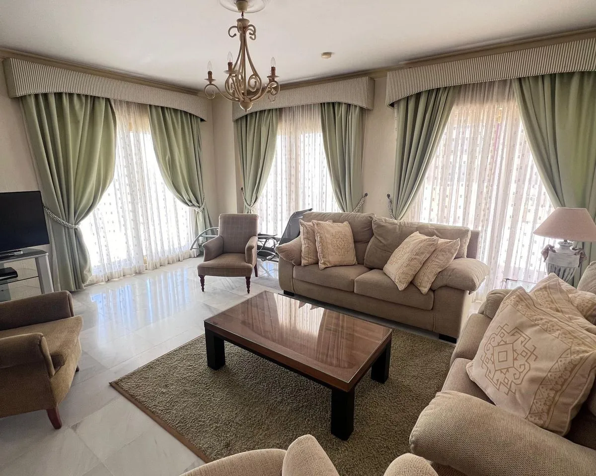 d8a6e174-6e5f-4257-995f-14e3b49dc1b3