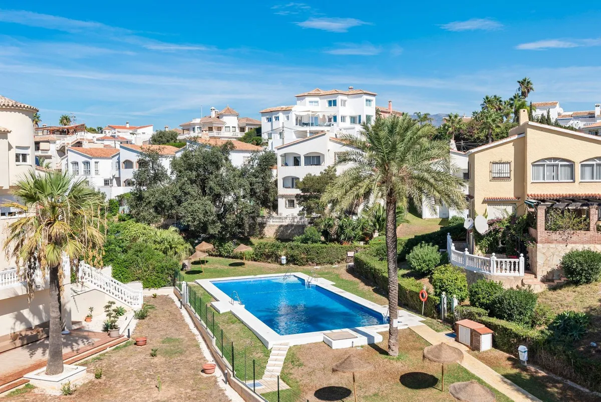 1635fd09-8df1-4dee-b77a-4b2a81e89edc