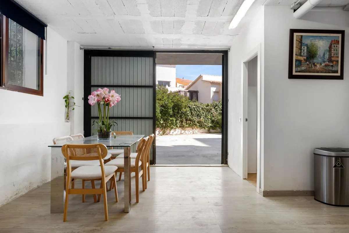 81e2579d-365d-4842-a6f2-f9e27c756441