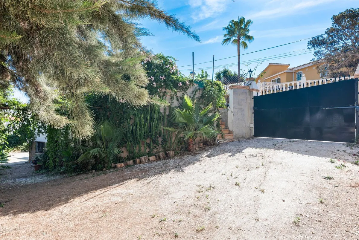 ba8ea794-6af0-4272-803c-3e732bc51d1b