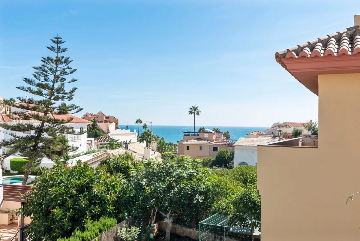 e5573d5b-3055-483c-b906-5f316cc2867d