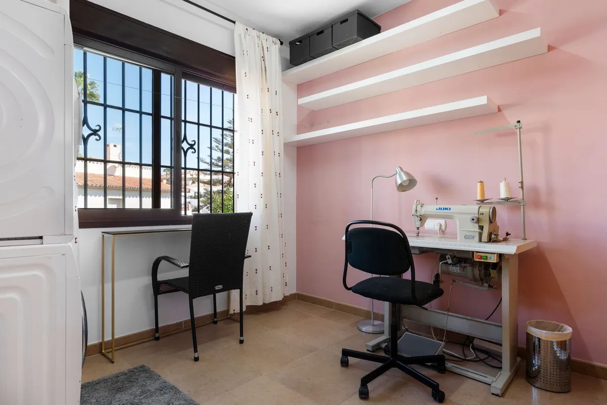 e8a54e41-af2f-41a3-8deb-ca87a670a1d8