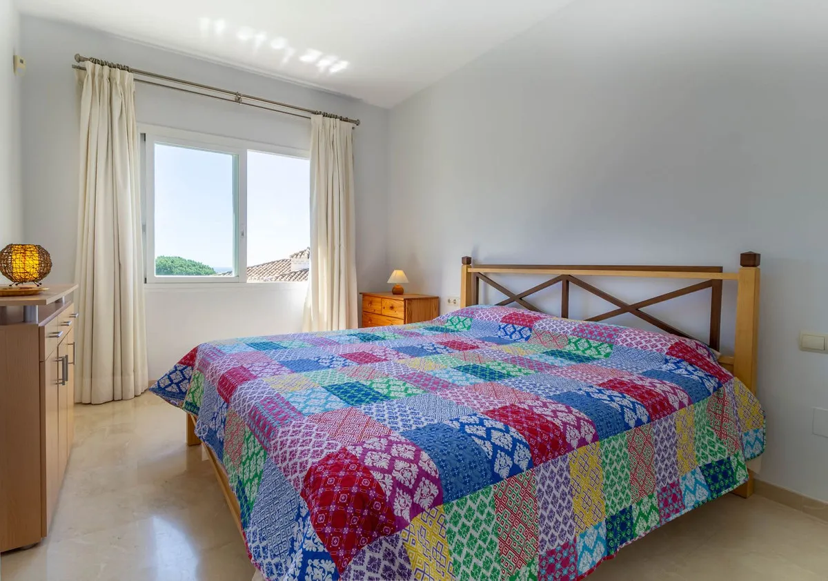 0ff4aed3-bbc4-473c-a380-6822877b119a