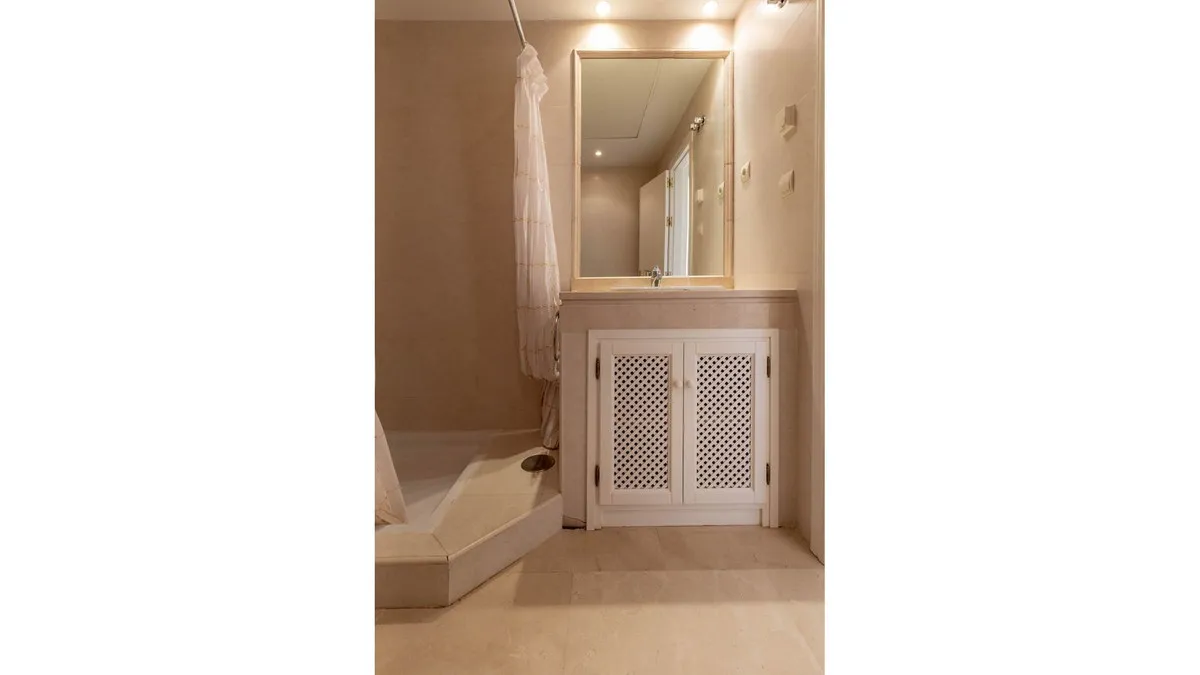 f6b33219-5ea9-4187-8f6b-702de17c2d3f