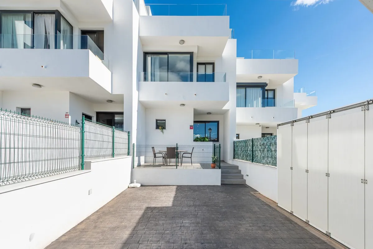 f752d3f4-a3a1-40b7-a4f9-7c084c6a223d