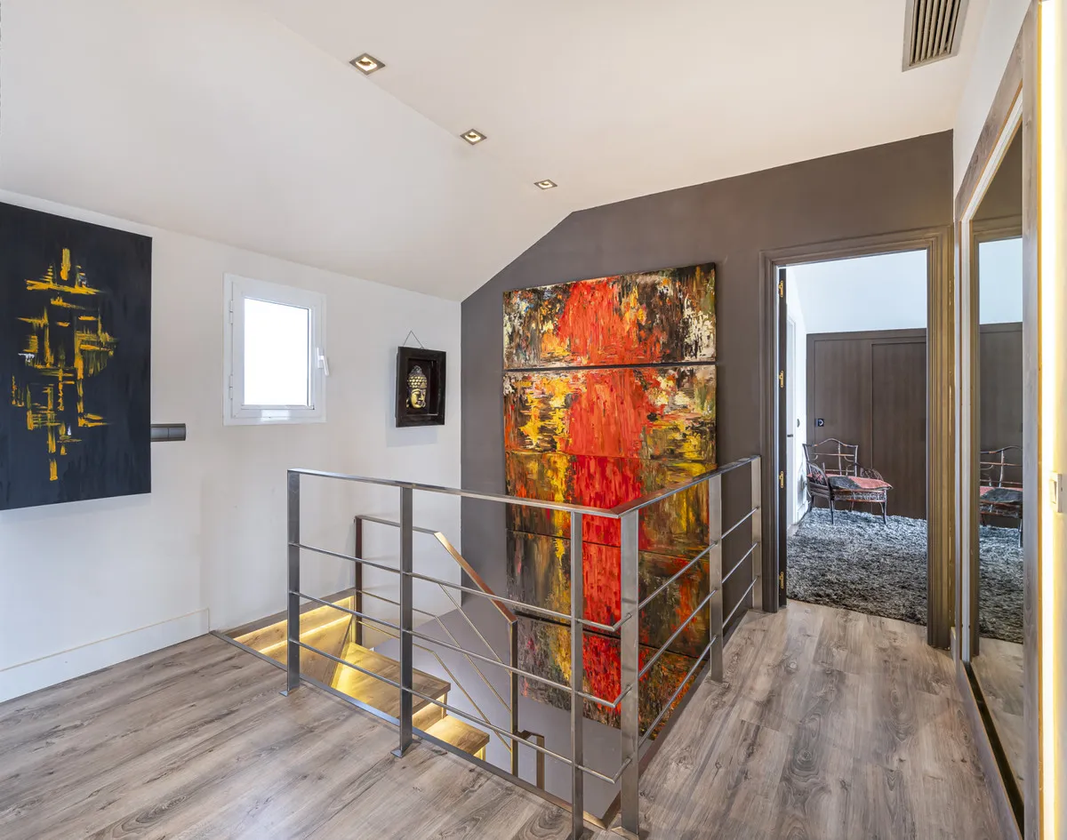 1623ee11-01c2-498e-9b33-d8a5c5b19c56