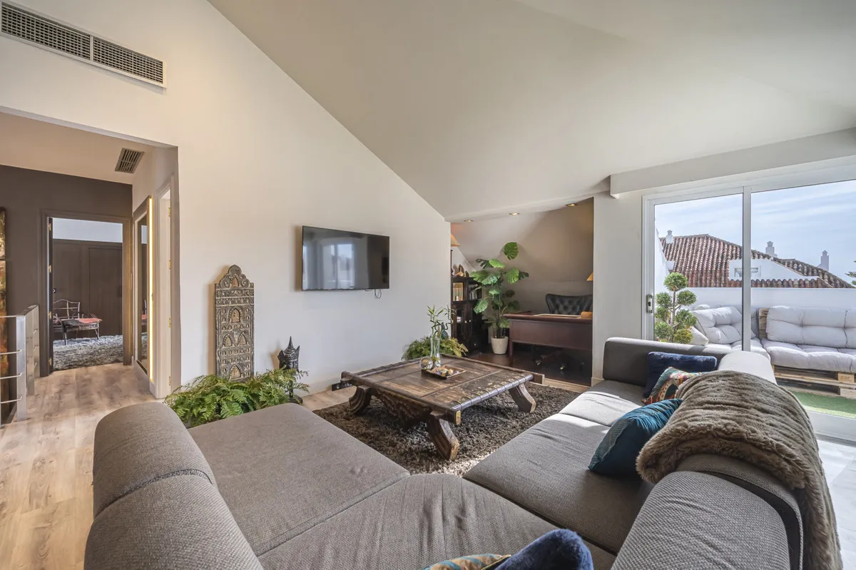 8f71cdfe-6053-4f50-88cb-3e3028311561