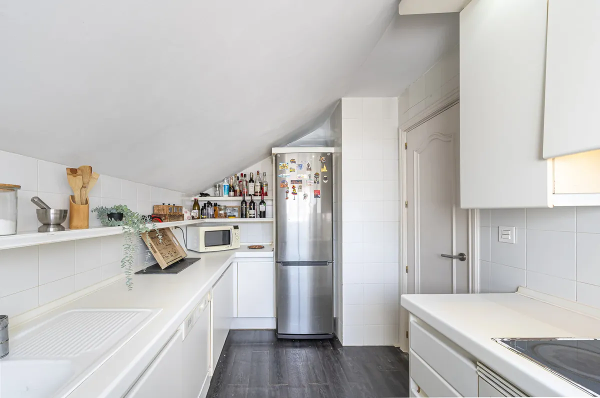 b35e9230-17da-4f78-af98-129f0d16800b