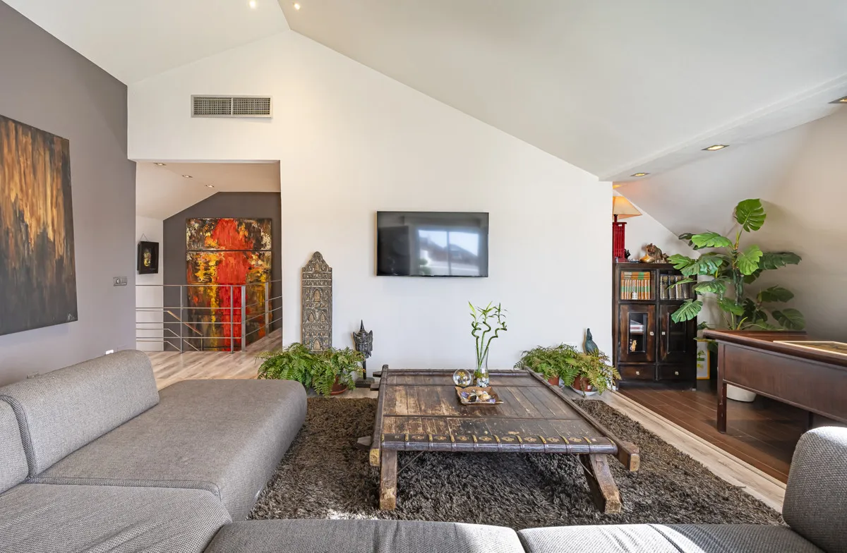 bb37b4fe-1f62-4ae6-b74c-f2bf1f877a12