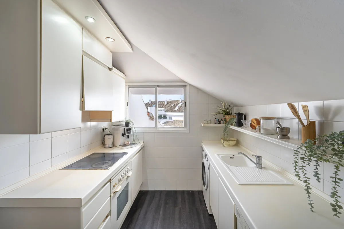 bbbc2ce7-f562-4572-9720-1feb5912e53c