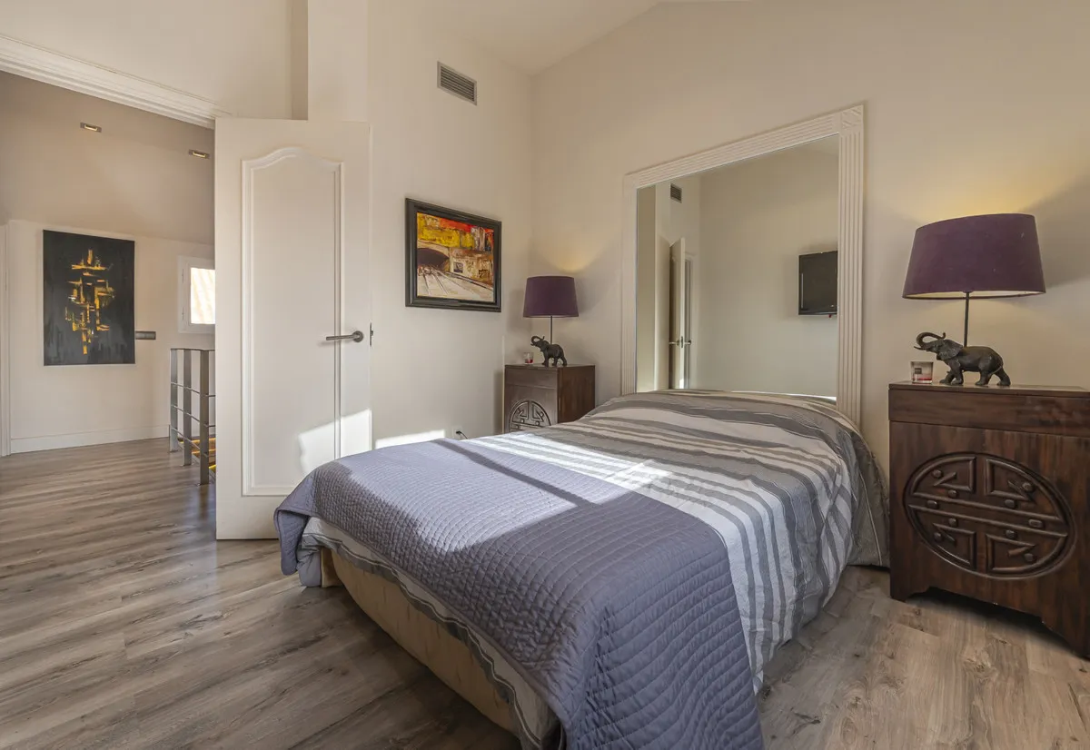 db3839ce-5c2c-43b4-af66-2f71051c0f7a