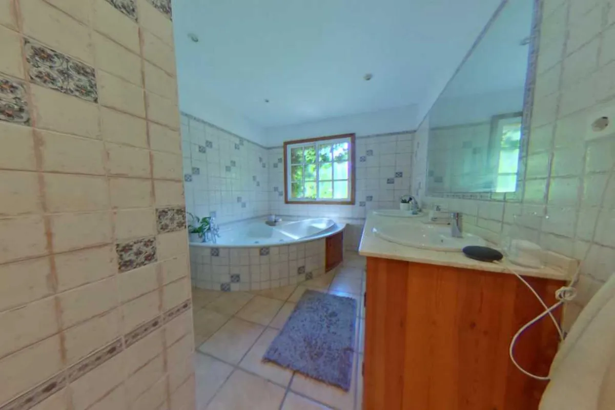 ca61a5c7-3fc1-4640-95bf-03886e519f91