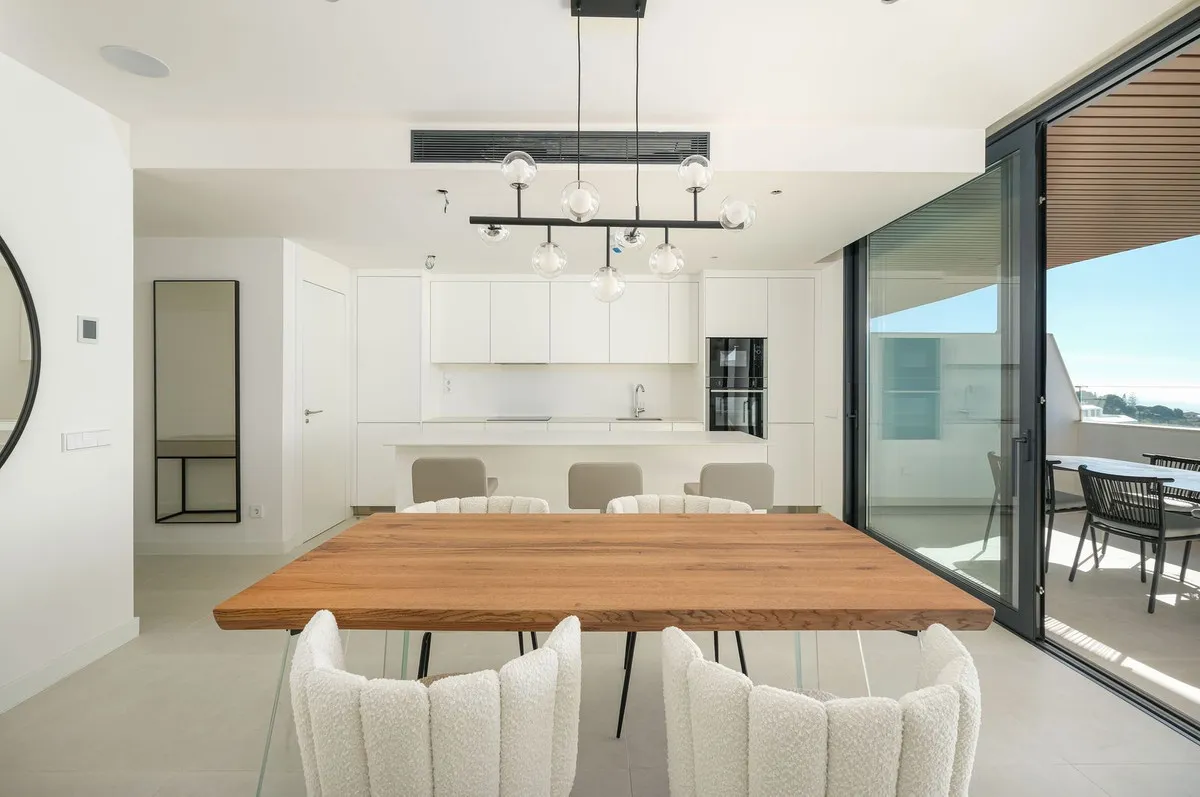 081a5983-cdd8-4d03-a6f7-38da81301bfe