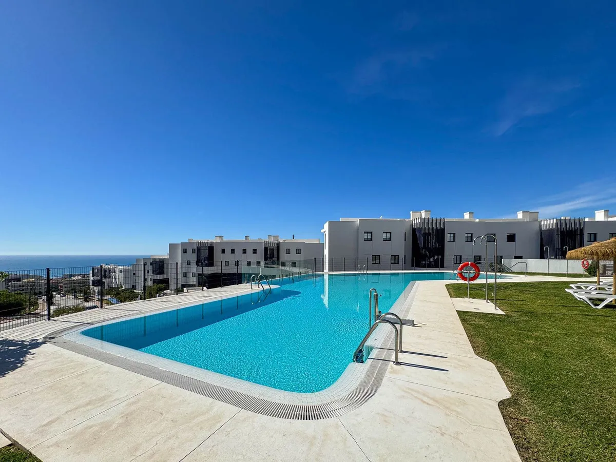 405b04f3-d008-48d8-bff2-46606f7913e8