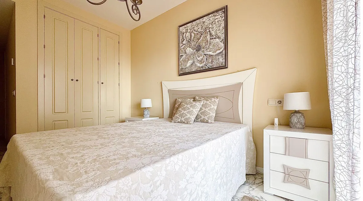 131b1e25-9f29-45f7-a561-c9b78e8b4aae