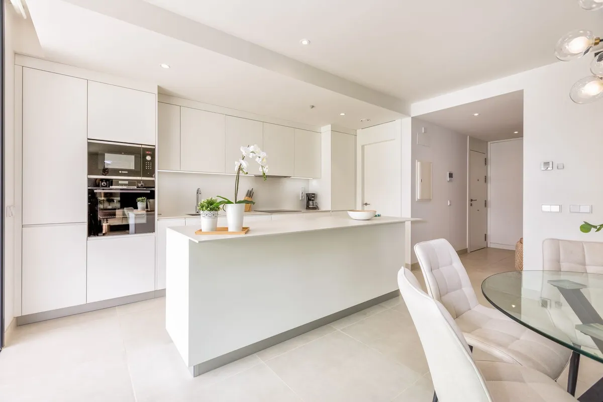 10b6d3b2-807c-450b-acfe-4d9b8646b944